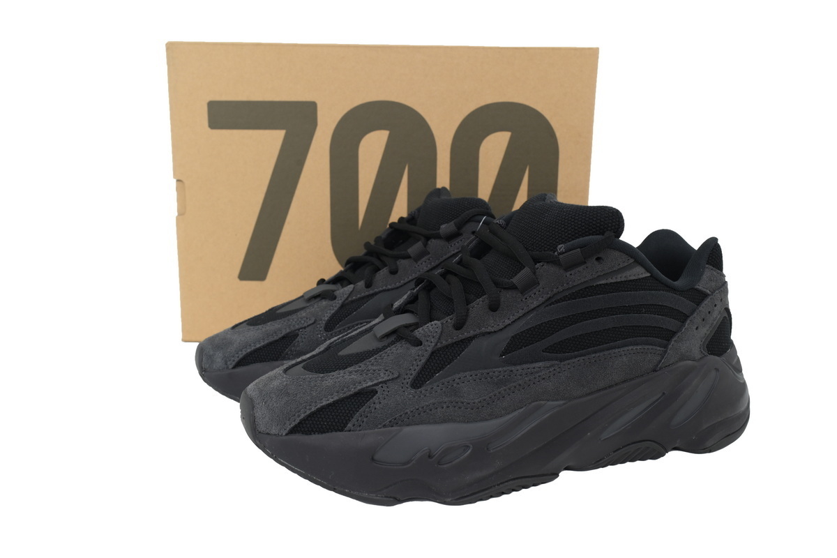 Yeezy Boost 700 V2“Vanta”