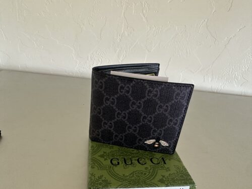 Gucci wallet photo review