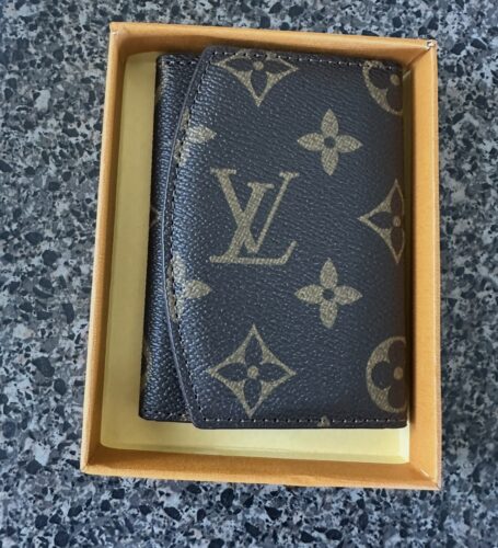 LV card holder photo review